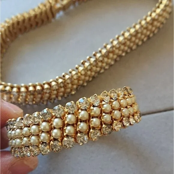 Double layer Crystals and faux pearls choker and bracelet set